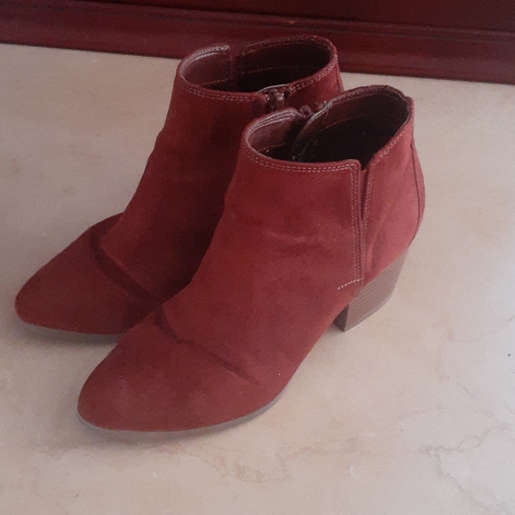 2 Pairs Booties - Picture 2 of 4